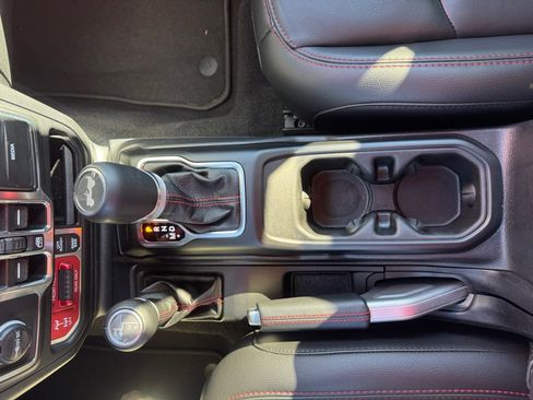 Used 2021 Jeep Wrangler Unlimited Rubicon image 24