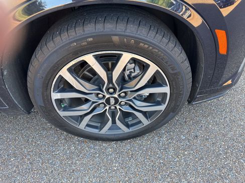 Used 2021 Cadillac XT6 Sport w/ LPO, Floor Liner Package AWD/4WD image 9