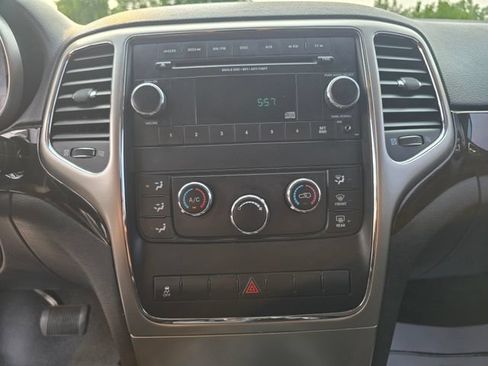 Used 2013 Jeep Grand Cherokee Laredo AWD/4WD image 16