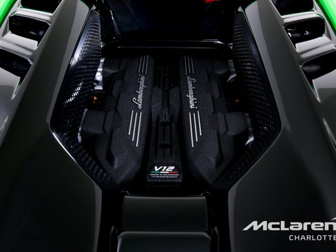 Used 2024 Lamborghini Revuelto image 21