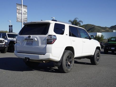 Used 2019 Toyota 4Runner SR5 Premium image 3