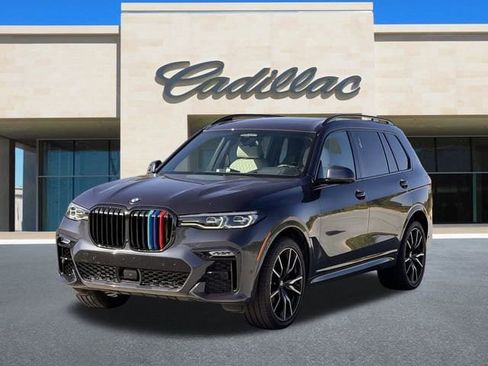 Used 2019 BMW X7 xDrive50i w/ Dynamic Handling Package image 9