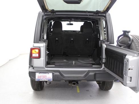 Used 2019 Jeep Wrangler Unlimited Sport S AWD/4WD image 9