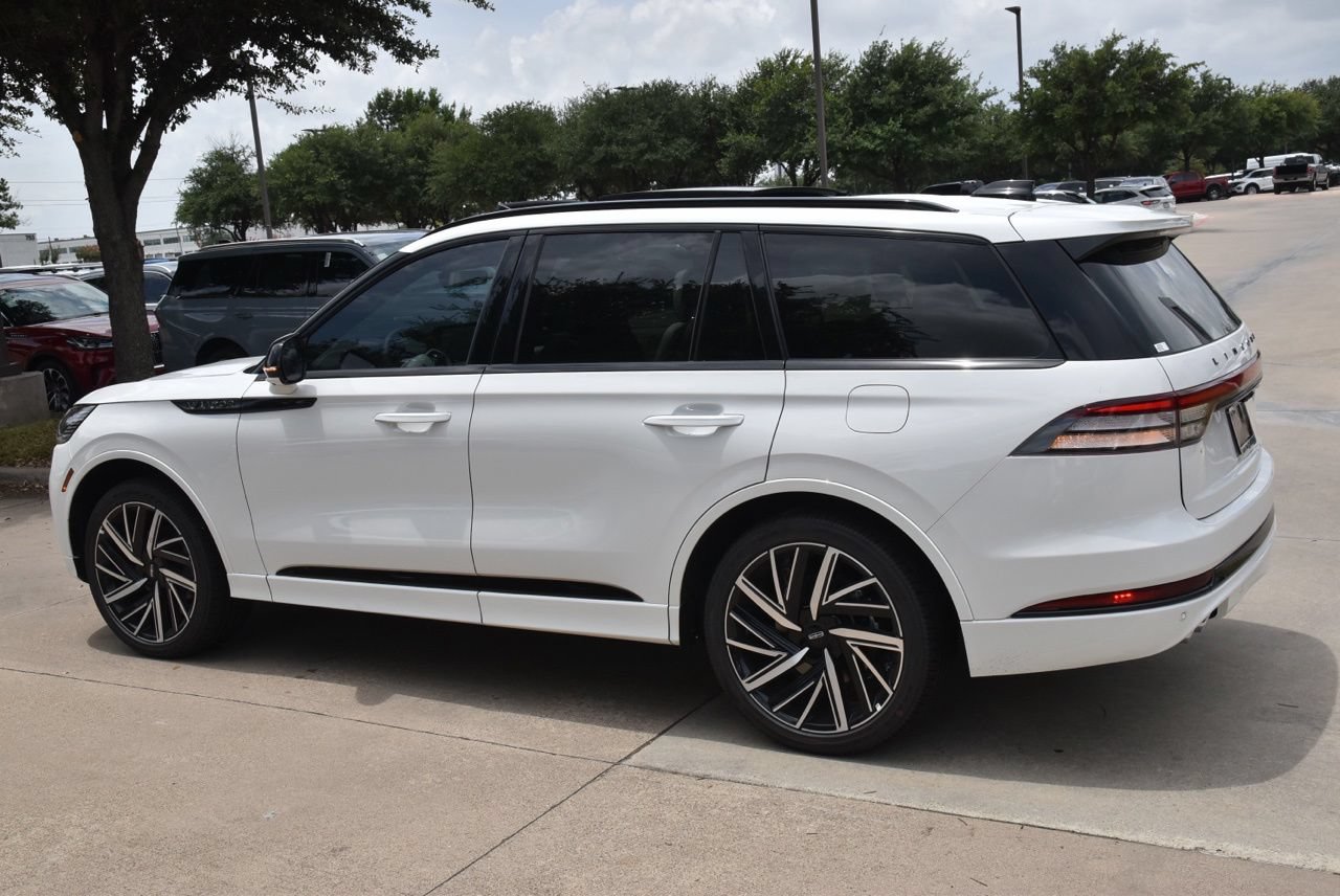 New 2026 Lincoln Aviator Black Label w/ Jet Appearance Package AWD/4WD image 10