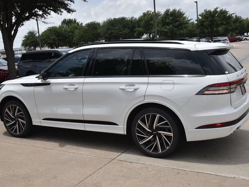 New 2026 Lincoln Aviator Black Label w/ Jet Appearance Package AWD/4WD image 10