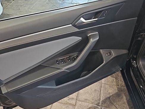New 2026 Volkswagen Jetta SE FWD image 25