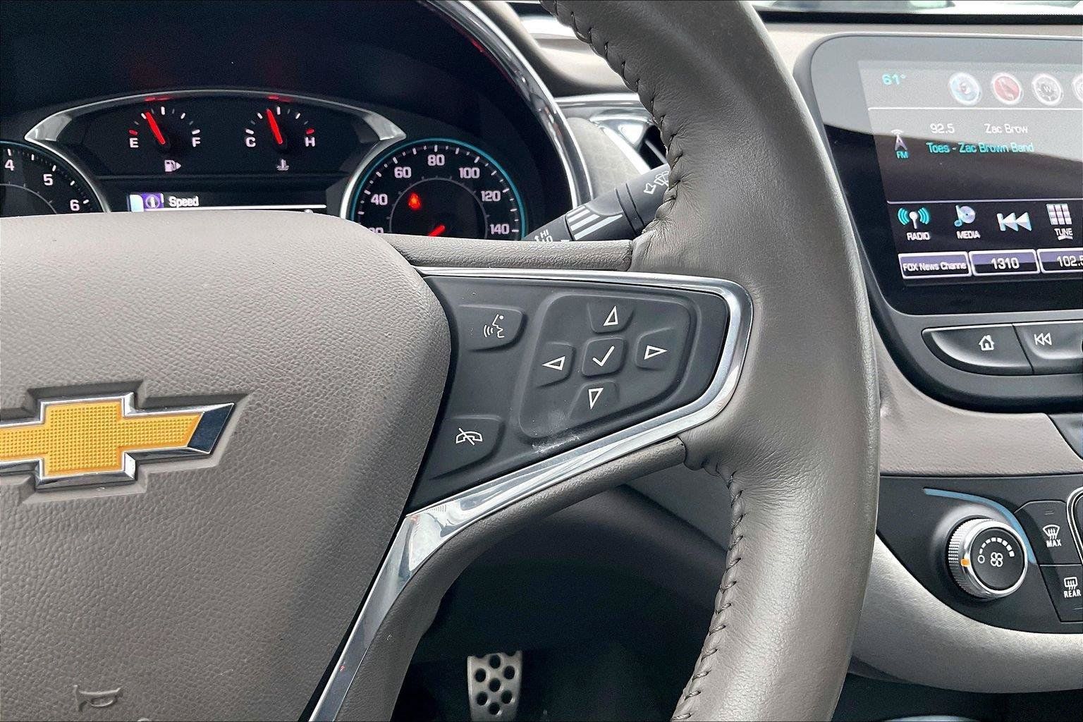 Used 2017 Chevrolet Malibu LT FWD image 19