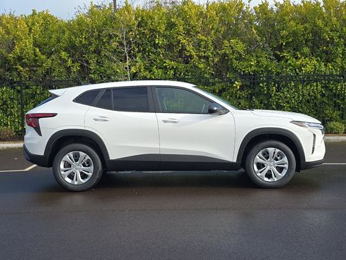 New 2026 Chevrolet Trax LS image 4