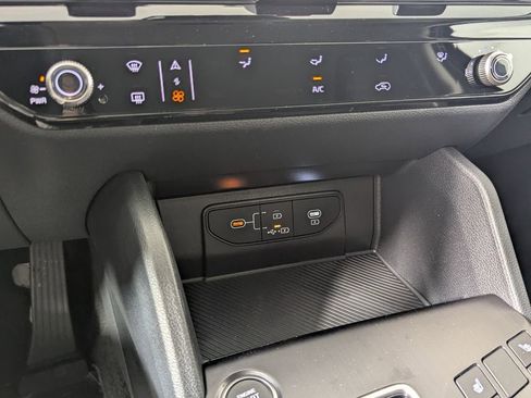 New 2026 Kia Sportage LX FWD image 19