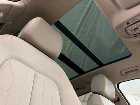 Used 2019 Audi Q5 Prestige w/ Prestige Package image 17