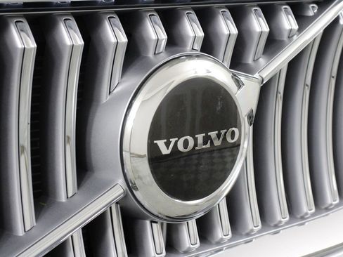 Certified 2023 Volvo XC90 T8 Core w/ Climate Package image 27