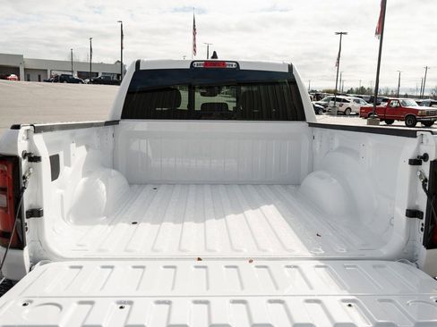 New 2026 RAM 1500 Big Horn AWD/4WD image 9