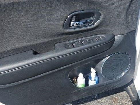 Used 2019 Honda HR-V EX image 6