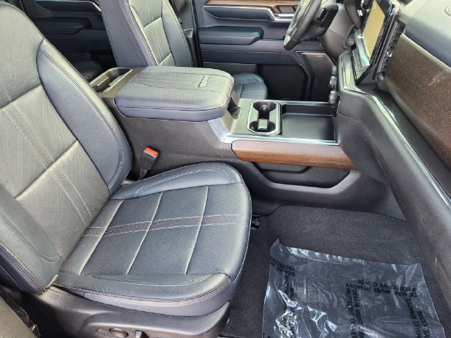 Used 2024 Chevrolet Silverado 2500 High Country w/ Technology Package AWD/4WD image 20