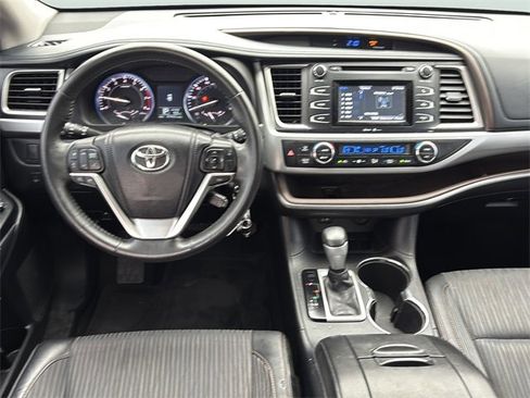 Used 2014 Toyota Highlander Plus image 19
