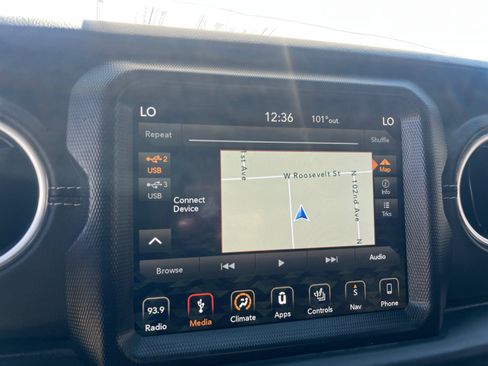 Used 2018 Jeep Wrangler Unlimited Sahara image 19