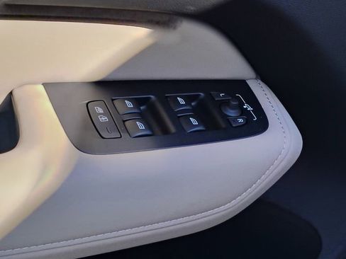 New 2026 Volvo XC60 B5 Plus w/ Protection Package Premier image 10