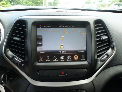 Used 2014 Jeep Cherokee Trailhawk AWD/4WD image 27