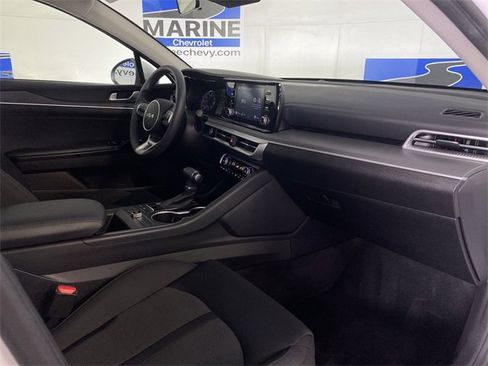 Used 2023 Kia K5 LXS image 32