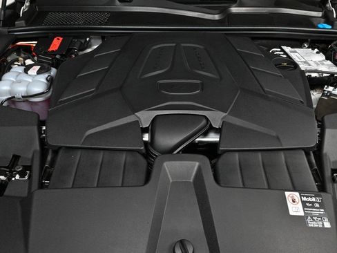 New 2026 Porsche Cayenne AWD image 37