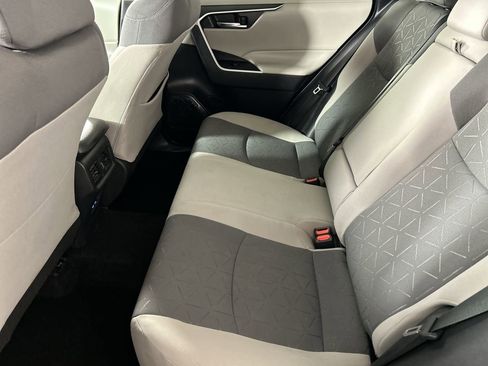 Used 2022 Toyota RAV4 XLE w/ Carpet Mat Package (TMS) FWD image 24
