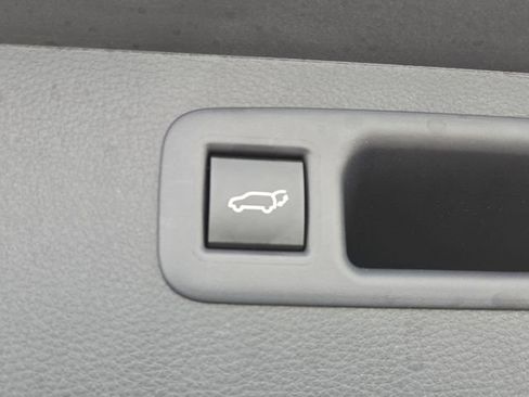Certified 2025 Toyota Highlander Limited AWD/4WD image 34