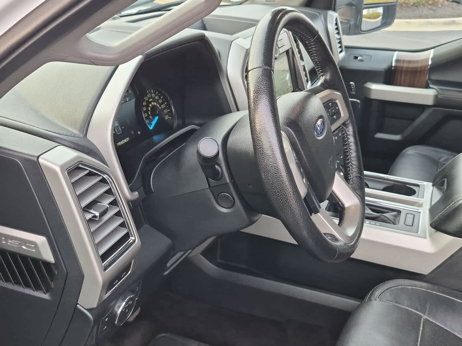 Used 2016 Ford F150 Lariat w/ Equipment Group 502A Luxury AWD/4WD image 10
