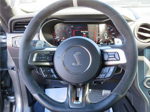 Used 2022 Ford Mustang Shelby GT500 w/ Technology Package image 25