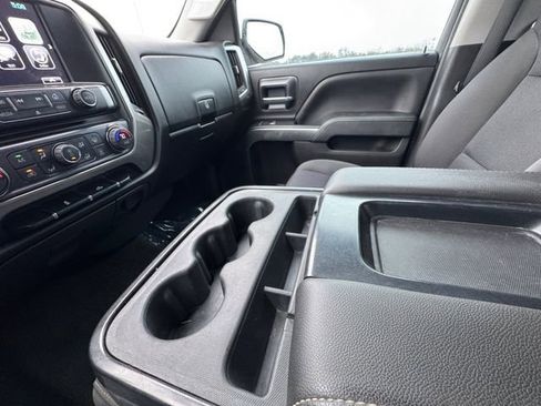 Used 2018 Chevrolet Silverado 1500 LT w/ LT Eassist Package image 11