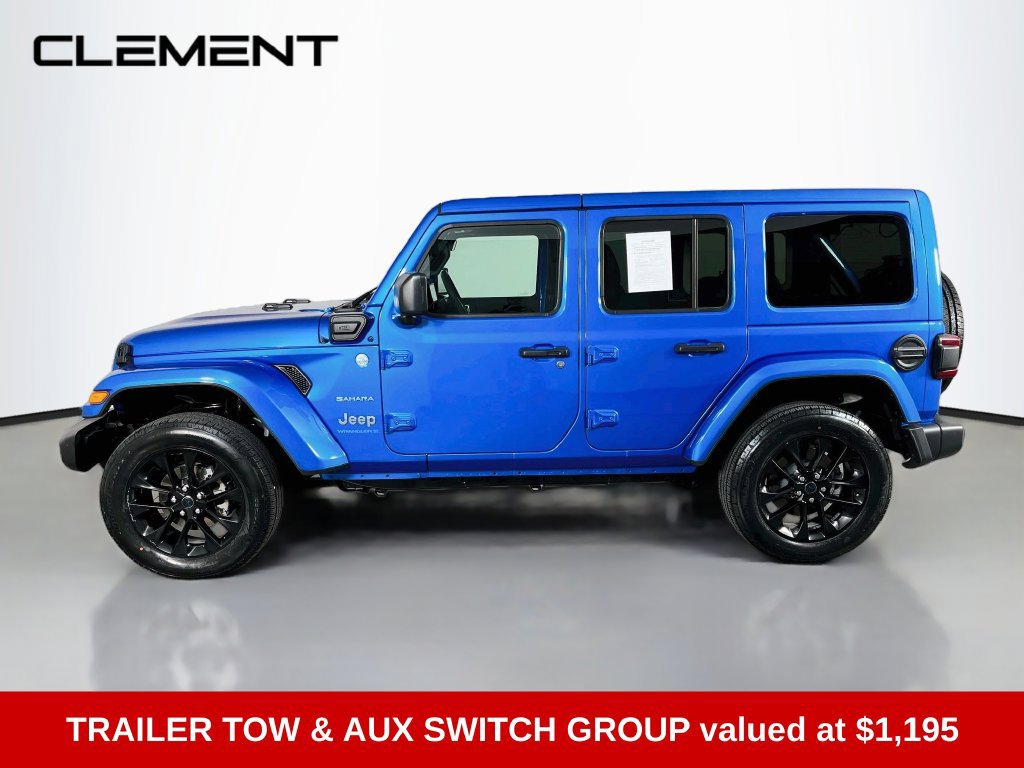 Used 2024 Jeep Wrangler Unlimited Sahara w/ Dual Top Group AWD/4WD image 5