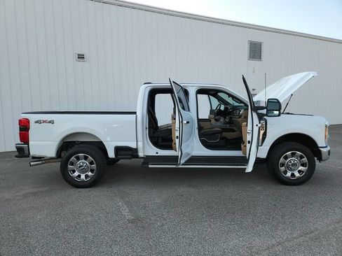 Used 2023 Ford F250 Lariat w/ Chrome Package AWD/4WD image 19