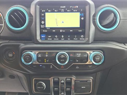 Used 2023 Jeep Wrangler Unlimited Sahara w/ Cold Weather Group AWD/4WD image 12