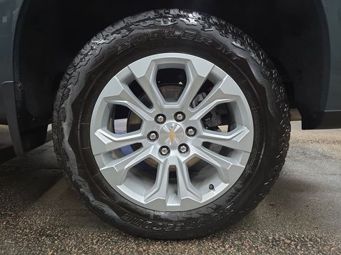 Used 2025 Chevrolet Silverado 1500 LTZ w/ Z71 Off-Road Package AWD/4WD image 33