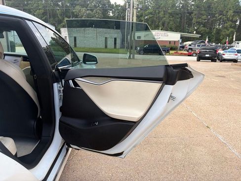 Used 2019 Tesla Model S Performance AWD/4WD image 37