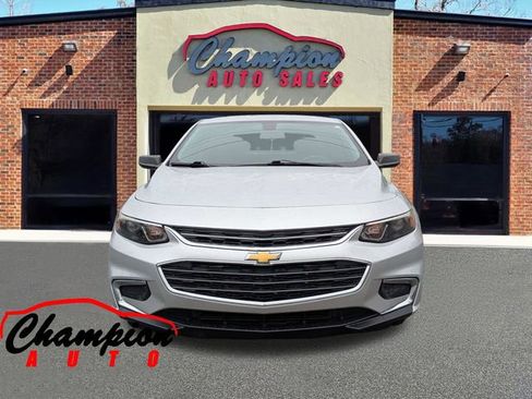 Used 2018 Chevrolet Malibu LS FWD image 9