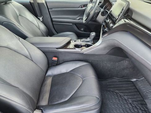 Used 2024 Toyota Camry XSE FWD image 10