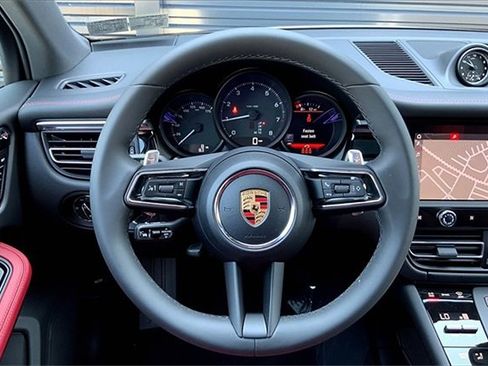 New 2025 Porsche Macan image 7