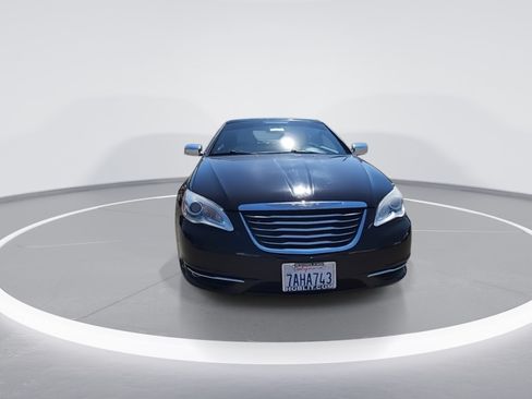 Used 2013 Chrysler 200 Limited FWD image 3