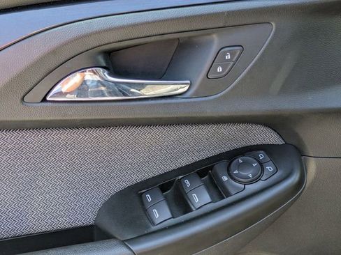 Used 2021 Chevrolet TrailBlazer LT w/ Convenience Package FWD image 10