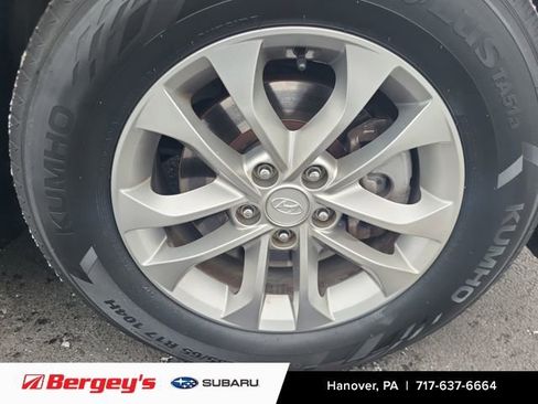 Used 2019 Hyundai Santa Fe SE image 22