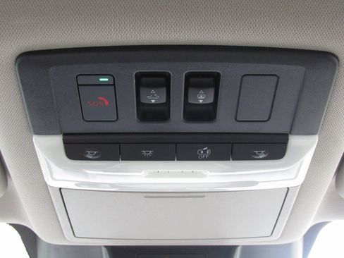 Used 2023 Nissan Rogue SL image 27