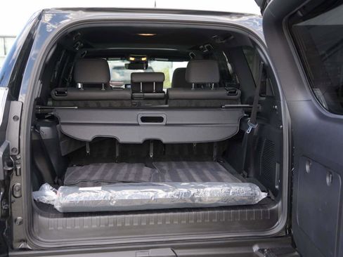 Used 2023 Lexus GX 460 Premium image 7