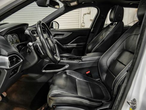 Used 2017 Jaguar F-PACE S image 24