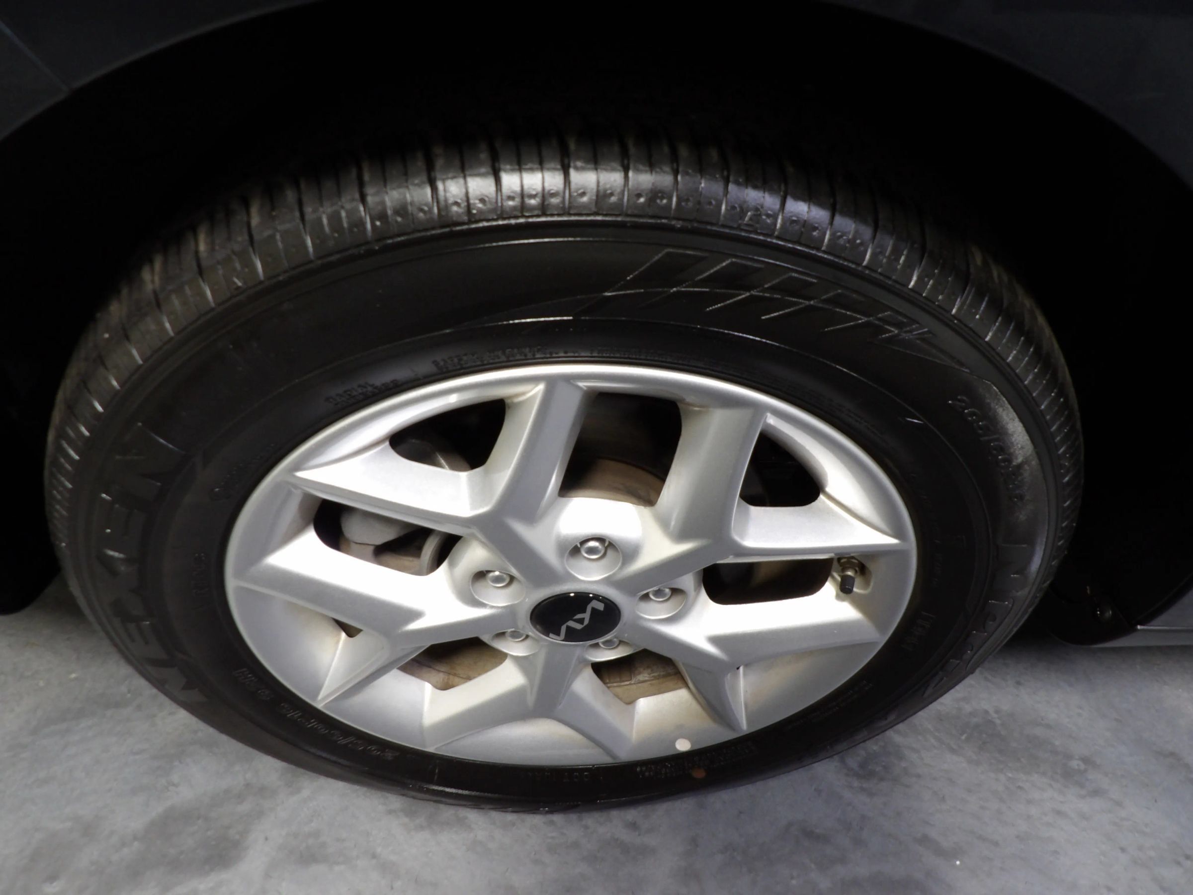 Used 2025 Kia Soul LX FWD image 21