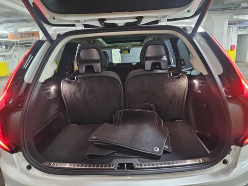 Certified 2025 Volvo XC90 B5 Plus AWD/4WD image 8