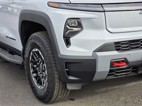 New 2026 Chevrolet Silverado EV Trail Boss image 9