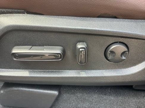 Used 2025 Honda Pilot Elite image 18