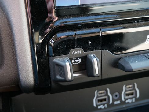 Used 2025 RAM 1500 Laramie AWD/4WD image 28