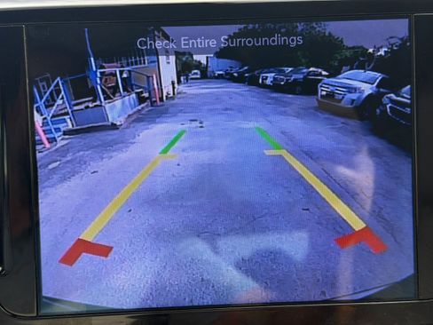 Used 2017 Chrysler Pacifica Touring-L Plus w/ Tire & Wheel Group FWD image 26