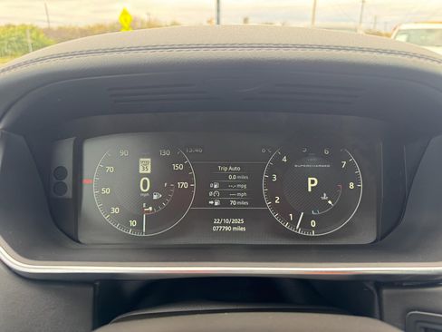 Used 2017 Land Rover Range Rover Supercharged image 9